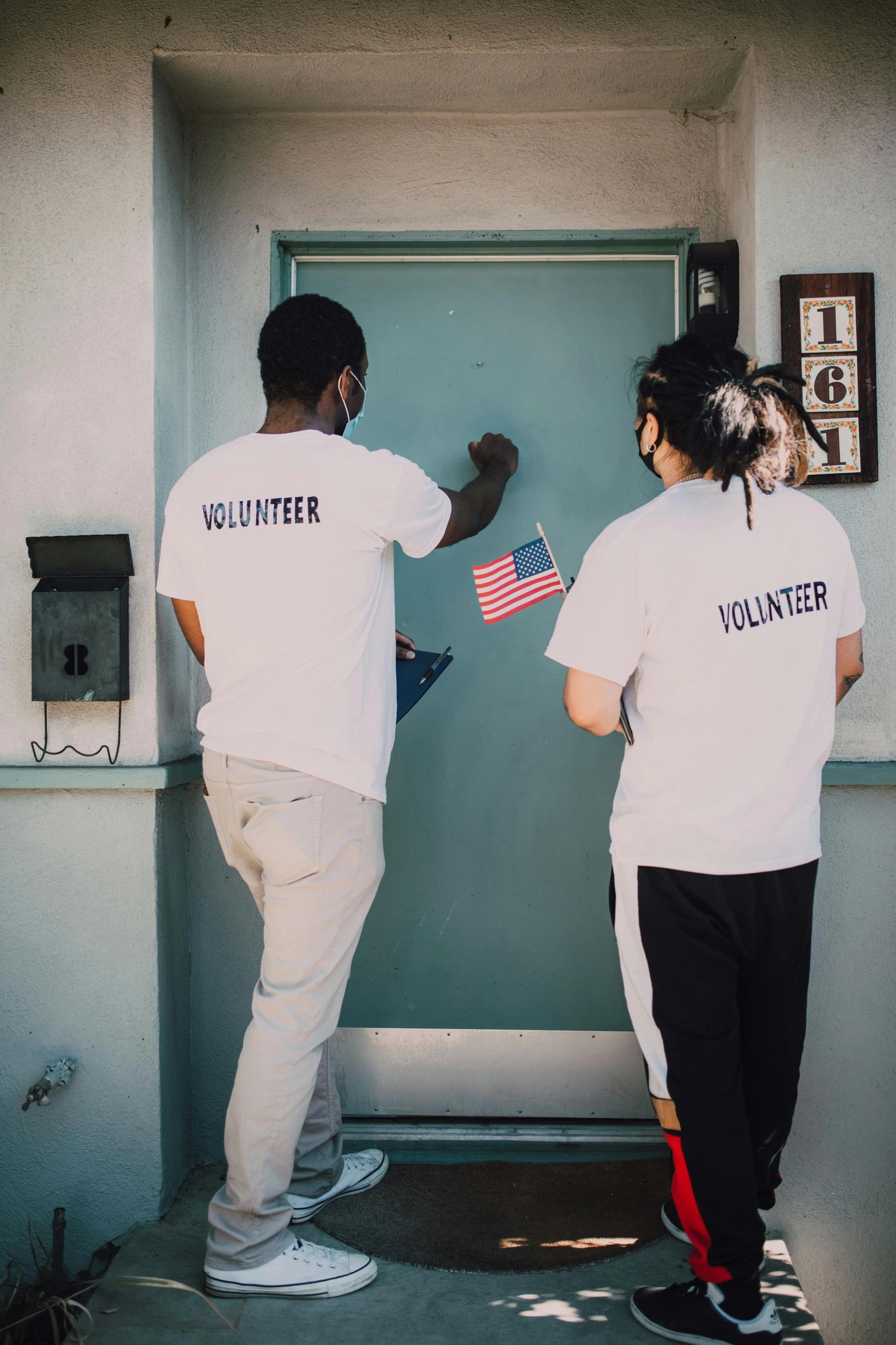 Volunteer for the Davis for Judge Campaign